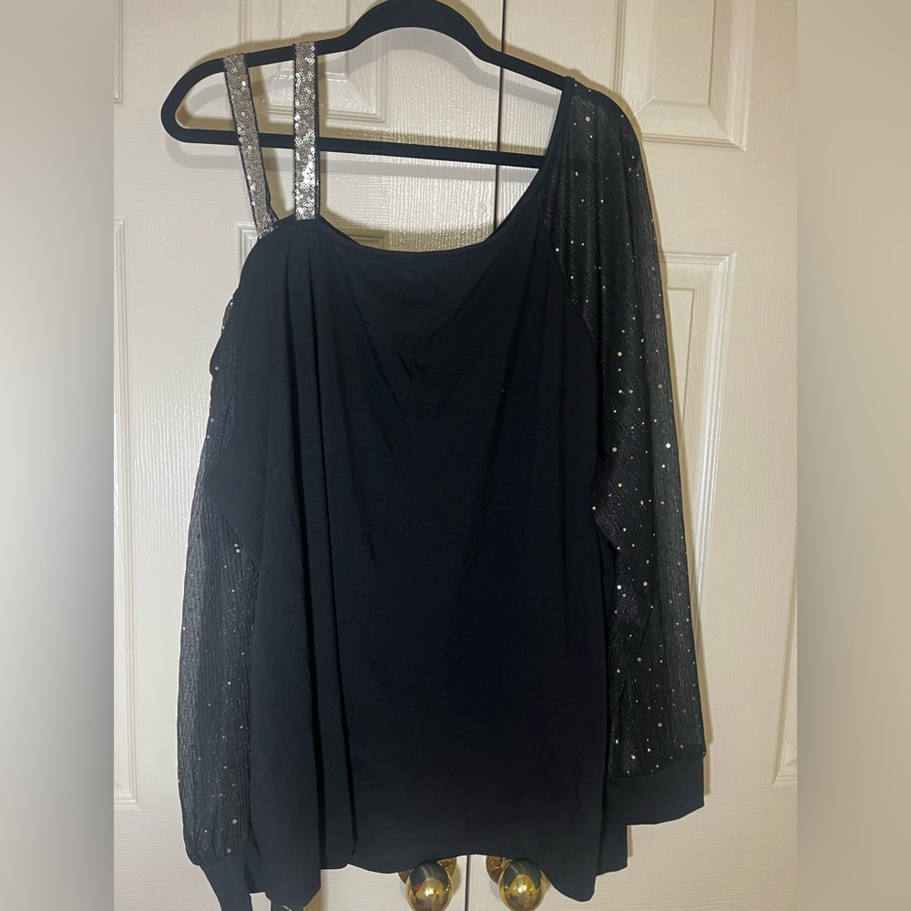 SHEIN Curve Black Top
